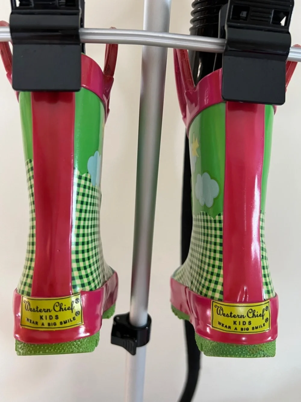 🐸🦜⛅️🛁🚿so cute Western Chief Pink and Green Kids Rain Boots with Animal Print